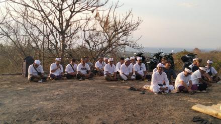 Pelaksanaan Hari Suci Hindu Tumpek Uye 